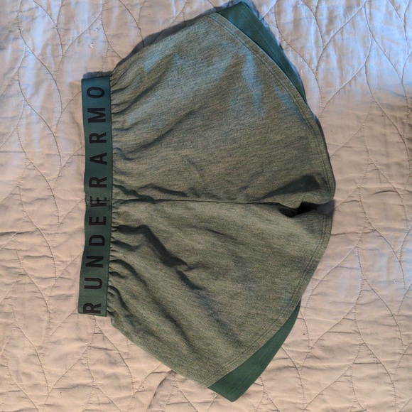 Under Armour shorts size xs - Picture 2 of 4